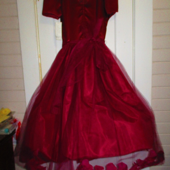TIP TOP PARTY DRESS.FORMAL.WINE.16.NWT.BEAUTIFUL - Picture 5 of 7